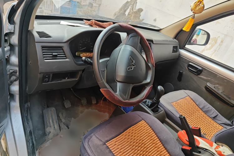 Used Wuling Rongguang S 2021 1.2L Standard Model Window-Sealed Car with Air Conditioning 2 Seats LSI