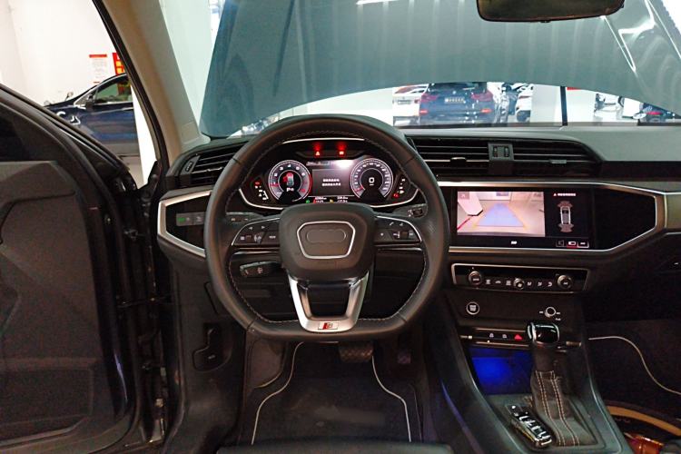 Used Audi Q3 Sportback 2022 40 TFSI Fashion Model Steering Wheel