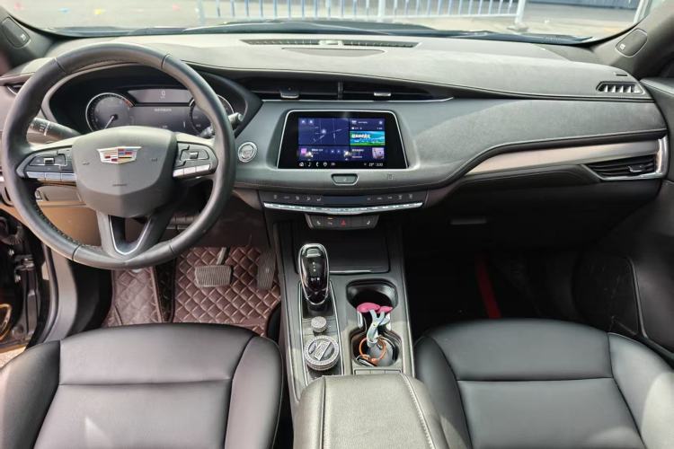 Used Cadillac XT4 2021 28T Two-Wheel Drive Leading Version
