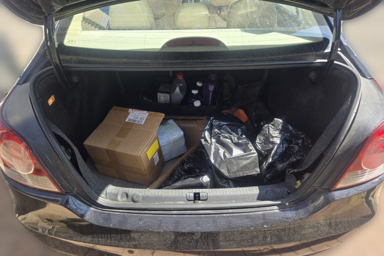 Used Volkswagen Lavida 2011 1.6L Automatic PinYou Edition Trunk