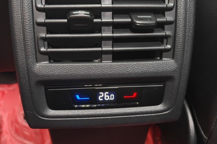Used Volkswagen Golf 2023 Facelift 280TSI DSG R-Line Lite Interior 5