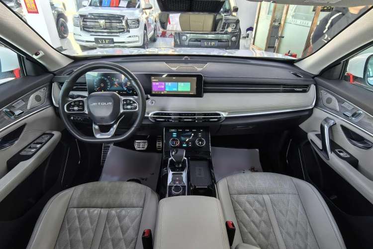 Used JETOUR X70 2023 Zhuge 2.0T DCT Wolong 7-Seater