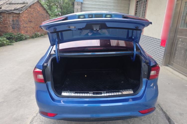 Used Roewe i5 2019 1.5L Automatic 4G Connected Langyue Edition
