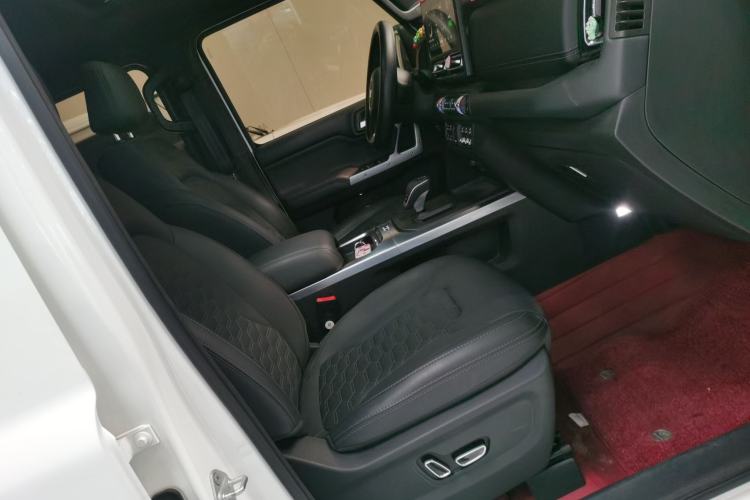 Used 212 T01 2024 2.0T Mechanic
