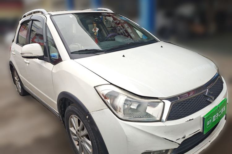 Used Suzuki SX4 2013 1.6L Manual CoolRide Model Front Right 45 Deg