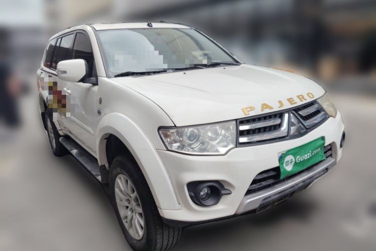 Used Mitsubishi Pajero Sport 2013 3.0L Automatic Two-Wheel Drive Luxury Edition Front Right 45 Deg
