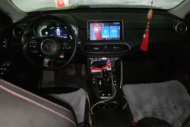 Used MG Pilot 2021 300TGI Automatic Two-Wheel Drive Trophy Prestige Edition Center Console