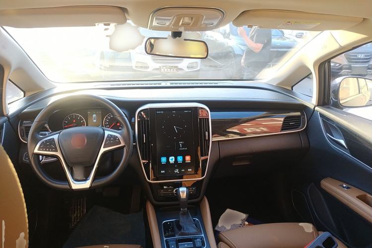 Used BYD Song MAX 2018 1.5T Automatic Smart Connect Elite Model with 6 Seats Center Console