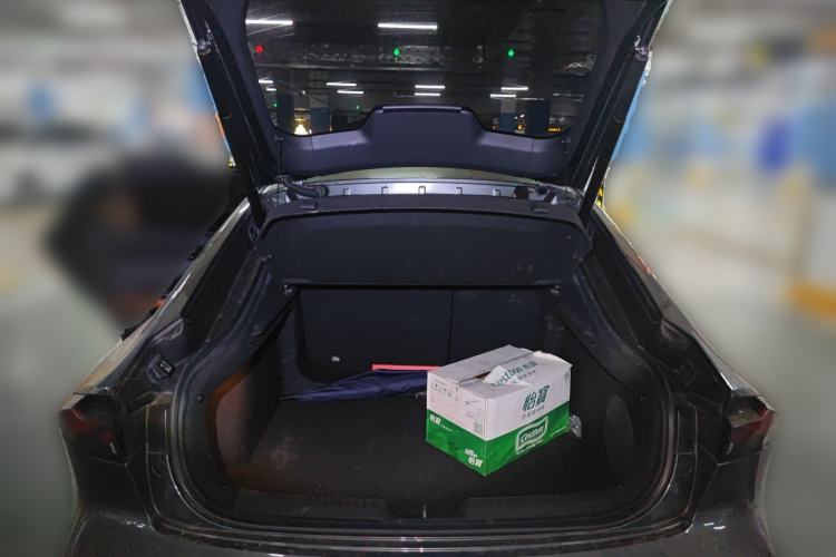 Used CHANGAN UNI-V 2022 1.5T Smart Navigation Version Trunk