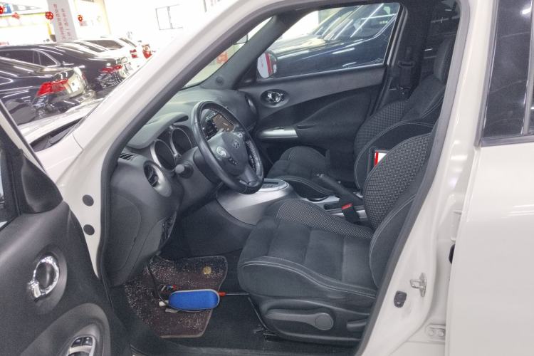 Used Infiniti ESQ 2014 1.6L Spontaneous Edition