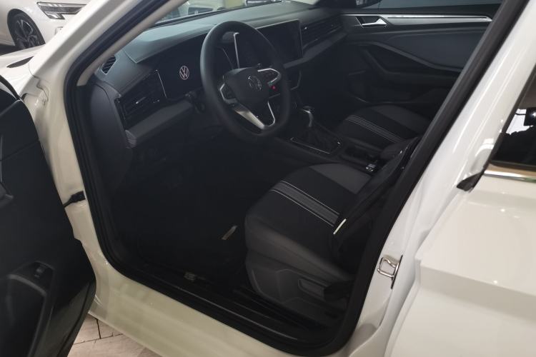 Used Volkswagen Sagitar 2025 300TSI DSG Flyover Edition Left Front Seat