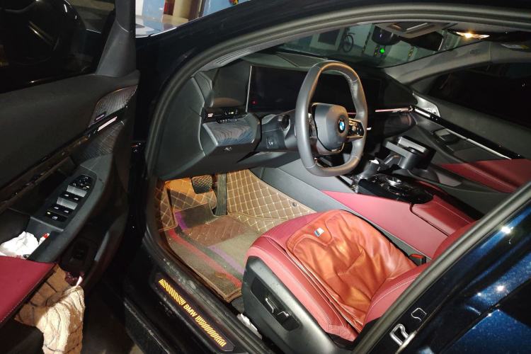 Used BMW 5 Series 2024 525Li Luxury Package
