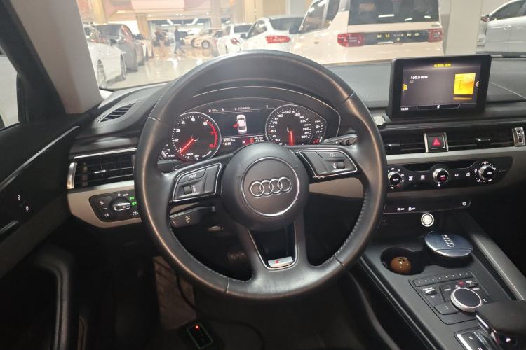 Used Audi A4L 2019 35 TFSI Ambition China VI
