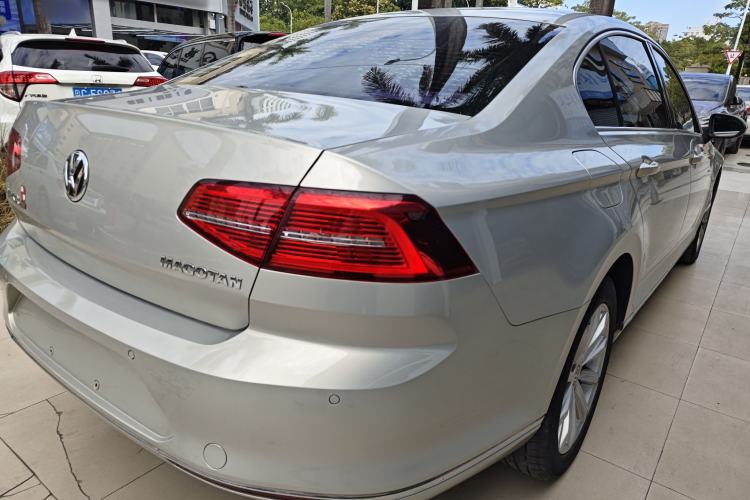 Used Volkswagen Magotan 2017 330TSI DSG Leading Model
