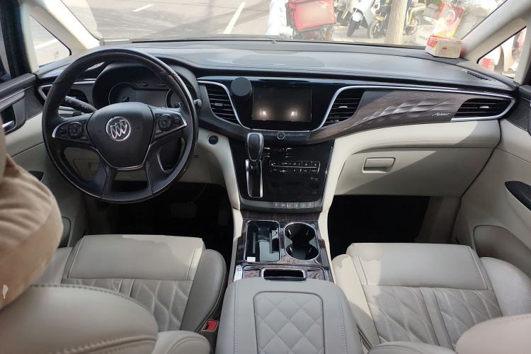 Used Buick GL8 2017 28T Avenir Avia National Emission Standard V