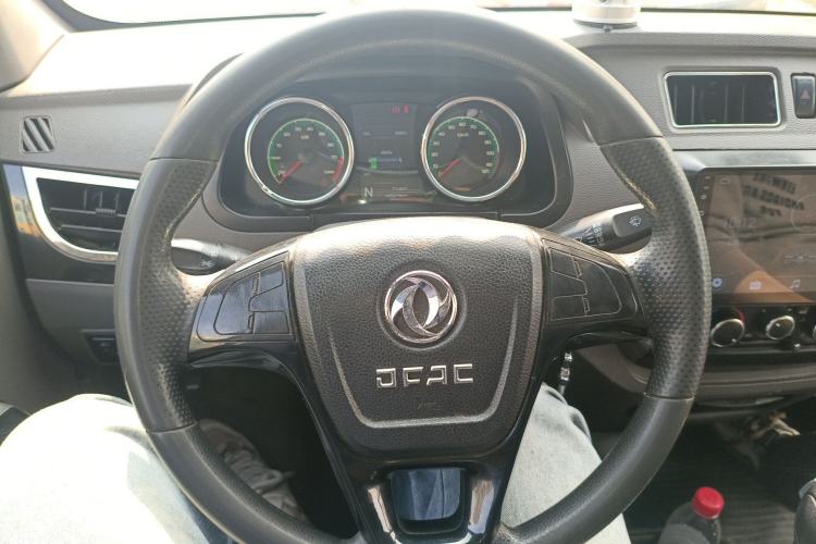Used Dongfeng Yufeng EM26 2023 Standard Edition 41.472 kWh Henan Lithium Power Steering Wheel
