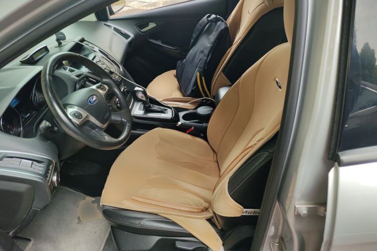 Used Ford Focus 2012 Sedan 1.6L Automatic Fashion Edition