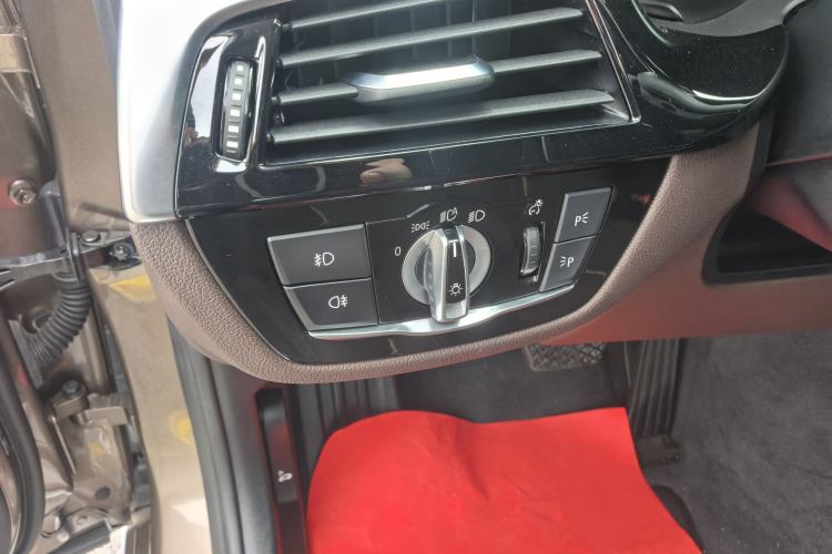 Used BMW 5 Series 2019 530Li Luxury Edition Premium Package Interior 8