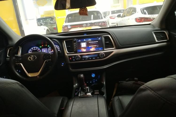 Used Toyota Highlander 2017 2.0T Four-Wheel Drive Luxury Edition 7 Seats