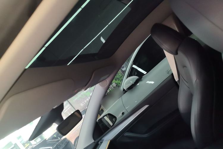 Used Tesla Model Y 2023 Rear-Wheel-Drive Version
