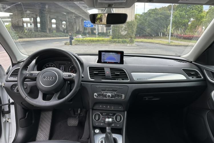 Used Audi Q3 2016 35 TFSI quattro all-wheel-drive style model Interior 3