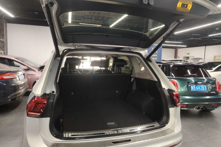 Used Volkswagen Tiguan L 2021 330TSI Automatic Two-Wheel Drive R-Line Flagship Edition
