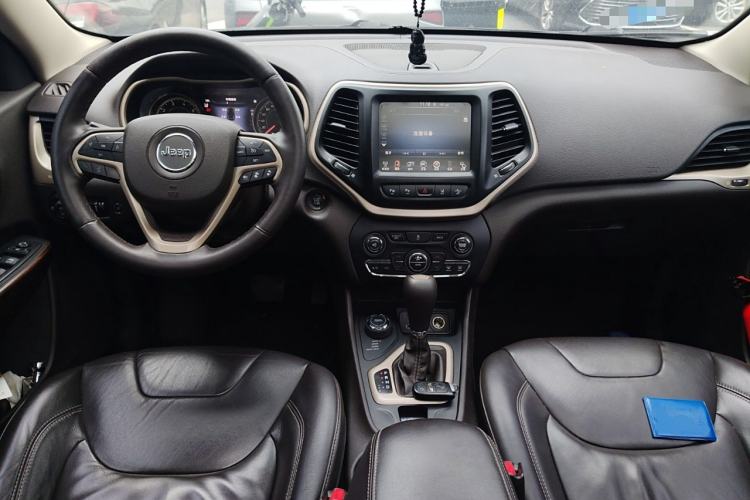 Used Jeep Cherokee 2014 2.4L Urban Edition