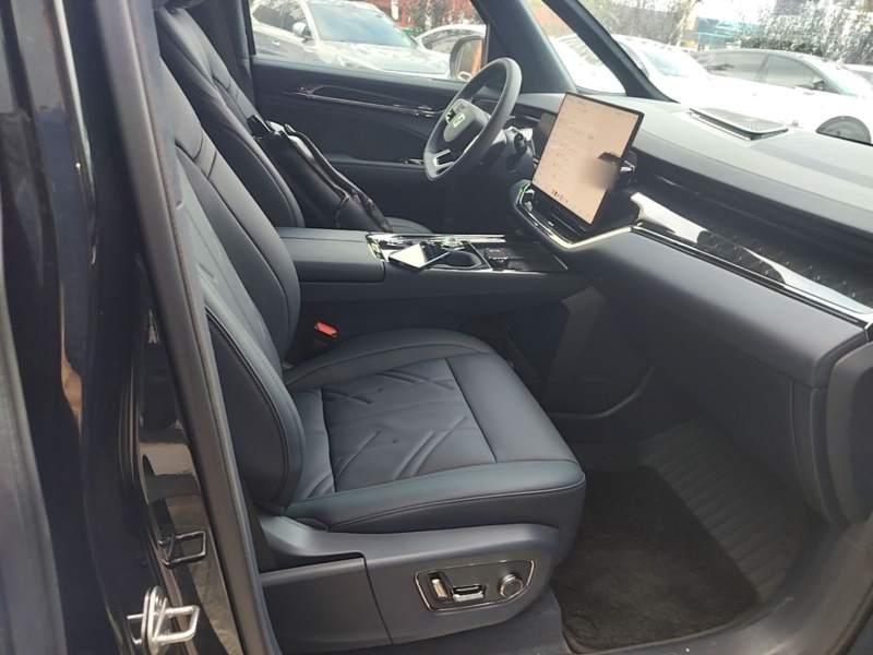 Used Zeekr 009 2026 Seven-Seater Ultra+ Family Edition — 24