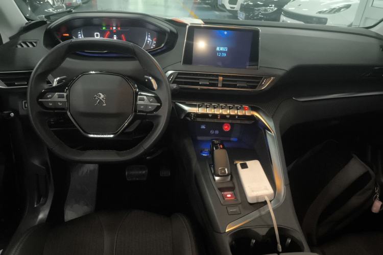 Used Peugeot 5008 2017 350THP 7-Seater Elite Edition Center Console