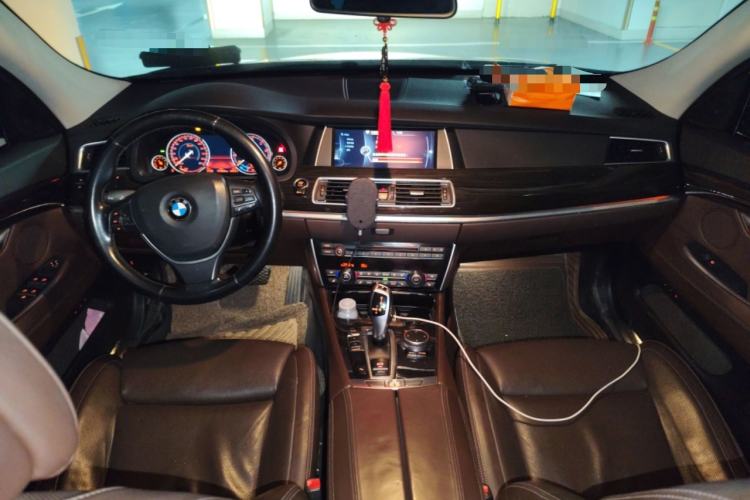 Used BMW 5 Series GT 2014 528i Luxury Edition Center Console