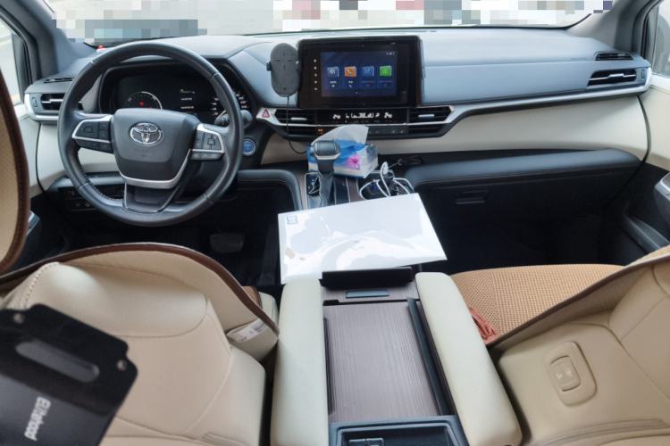 Used Toyota SIENNA 2023 2.5L Hybrid Luxury Edition
