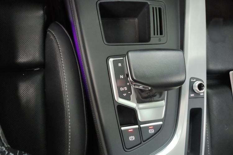 Used Audi A4L 2022 40 TFSI Luxury Dynamic Model Gear Lever