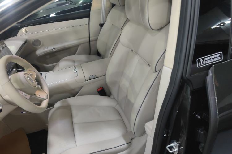 Used Hima S9T 2025 Model Range-Extended Max Left Front Seat