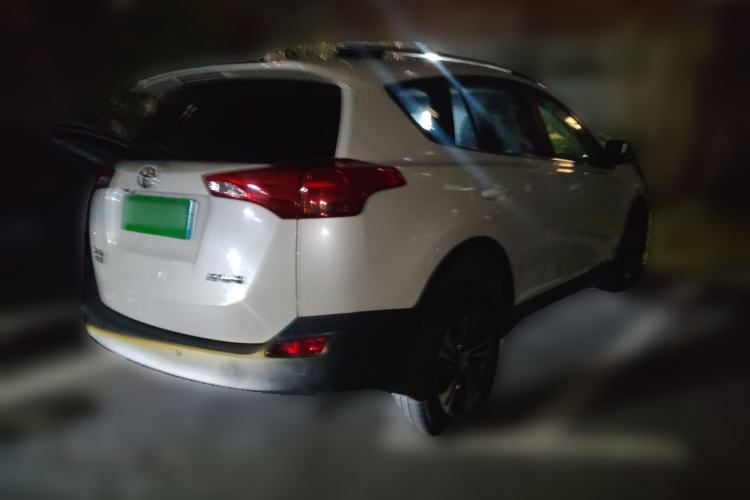 Used Toyota RAV4 2015 2.0L CVT Two-Wheel Drive Fashion Edition