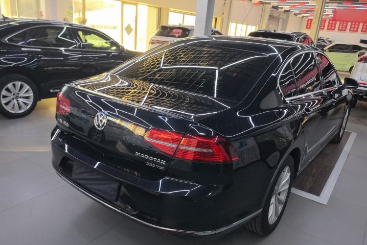 Used Volkswagen Magotan 2018 330TSI DSG Advanced Model
