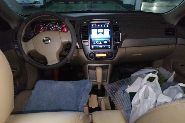 Used Nissan Sylphy 2012 Classic 1.6 XL Automatic Luxury Edition Center Console