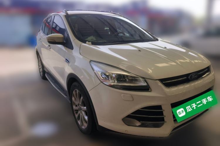 Used Ford Kuga 2015 2.0L GTDi Four-Wheel Drive Prestige Model Front Right 45 Deg