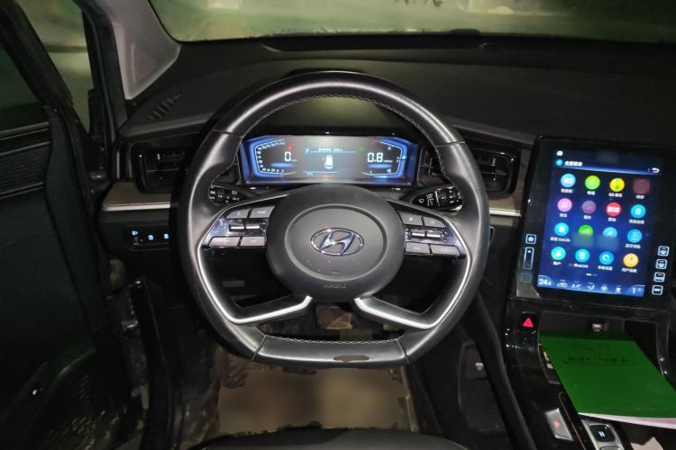 Used Hyundai Custo 2021 270TGDi Prestige LUX Steering Wheel