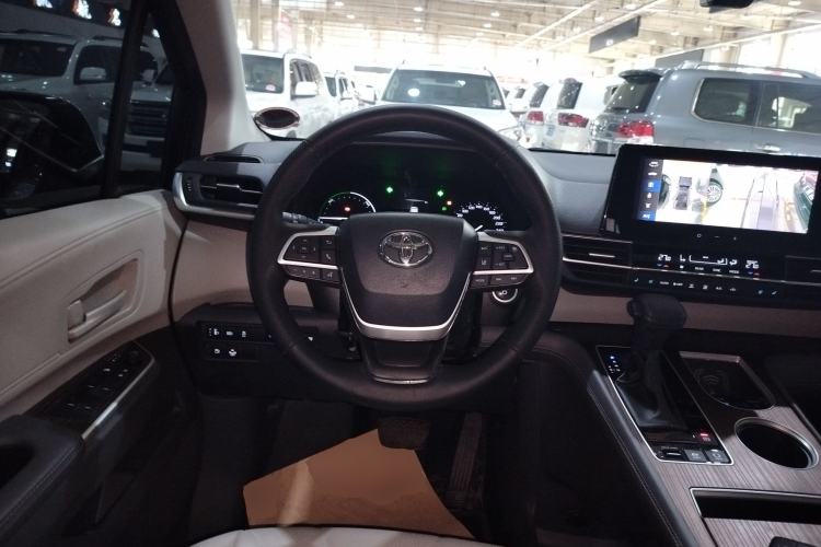 Used Toyota SIENNA 2024 2.5L Hybrid Comfort Edition Steering Wheel
