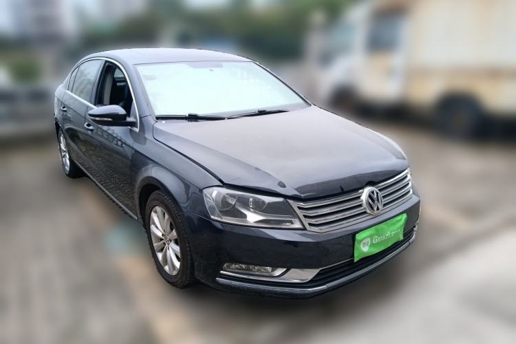 Used Volkswagen Magotan 2015 1.8TSI Advanced Model Front Right 45 Deg