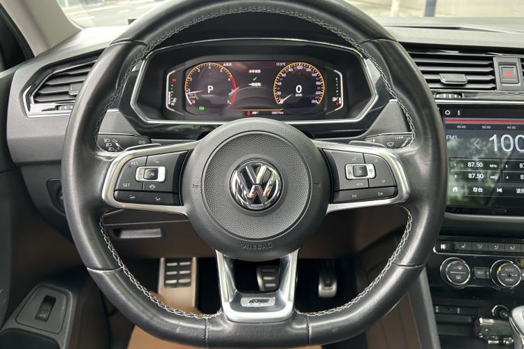 Used Volkswagen Tiguan L 2020 330TSI Automatic Two-Wheel Drive R-Line Flagship Version China VI Standard Steering Wheel