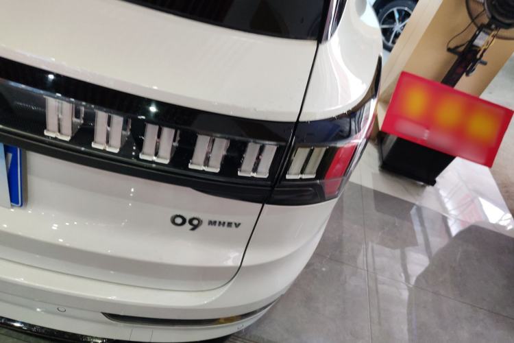 Used Lynk & Co 09 2021 2.0T Halo Six-Seater
