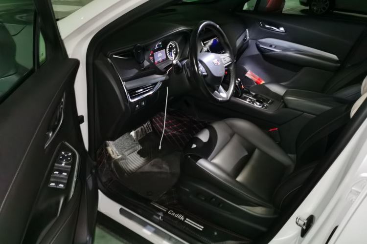 Used Cadillac XT4 2018 28T Two-Wheel-Drive Luxury Model
