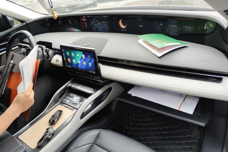 Used Lincoln Nautilus 2023 2.0T Four-Wheel Drive Luxury Edition Center Console