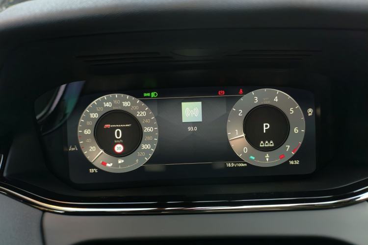 Used Land Rover Range Rover Evoque 2024 Aurora L 249 PS Prestige Light-Chasing Edition
