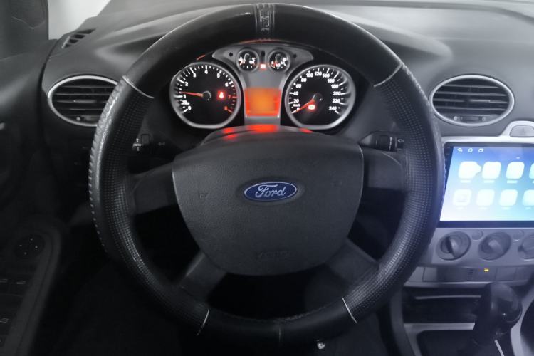 Used Ford Focus 2013 Hatchback Classic 1.8L Automatic Base Model
