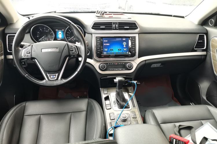 Used Haval H6 Coupe 2016 Blue Label 1.5T Automatic Two-Wheel Drive Urban Model Center Console