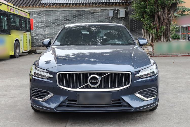 Used Volvo S60 New Energy 2022 T8 eDrive Hybrid All-Wheel Drive Smart Luxury Edition Exterior 2