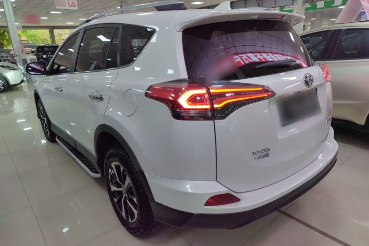 Used Toyota RAV4 2016 2.0L CVT Two-Wheel Drive Fashion Edition China V Standard
