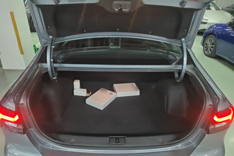 Used Roewe i6 MAX 2020 300TGI Automatic "Swell Cool Smart Drive" Edition
